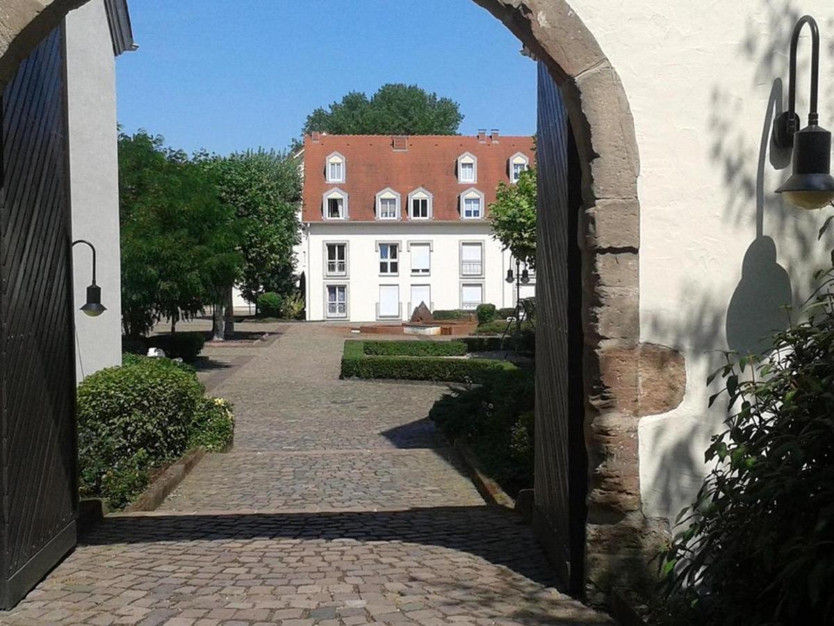 Amf Ferienwohnungen Historischer Soutyhof Saarlouis Kültér fotó